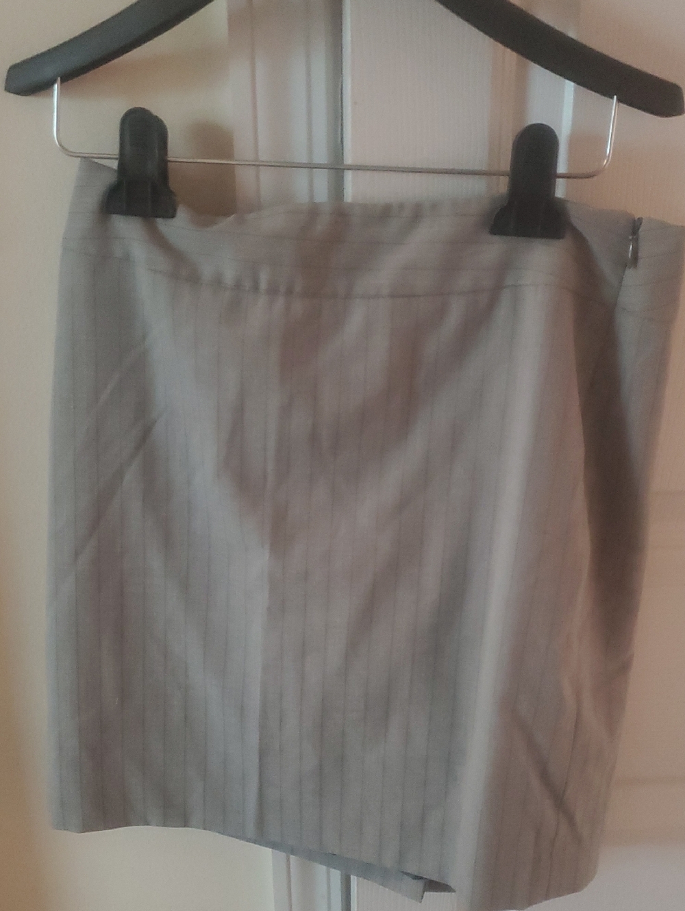 Banana Republic Gray Pinstripe Pencil Skirt Lined